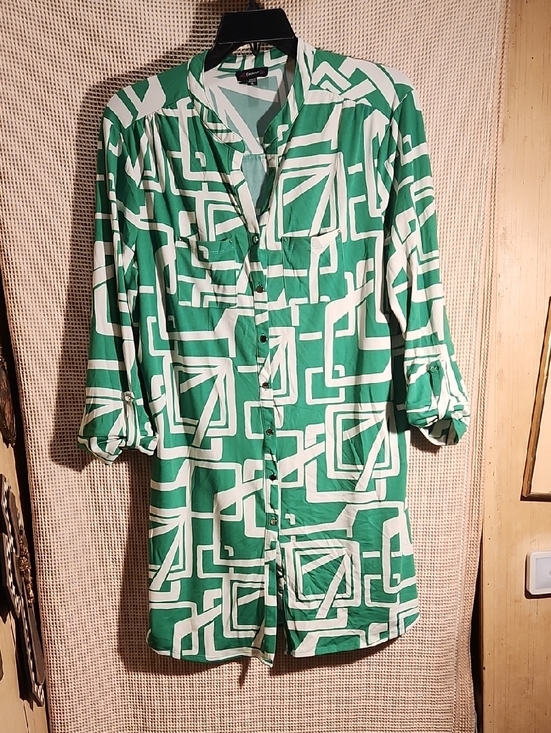 Cocomo Dresses & Skirts - Green & White Geometric Button-Up Dress